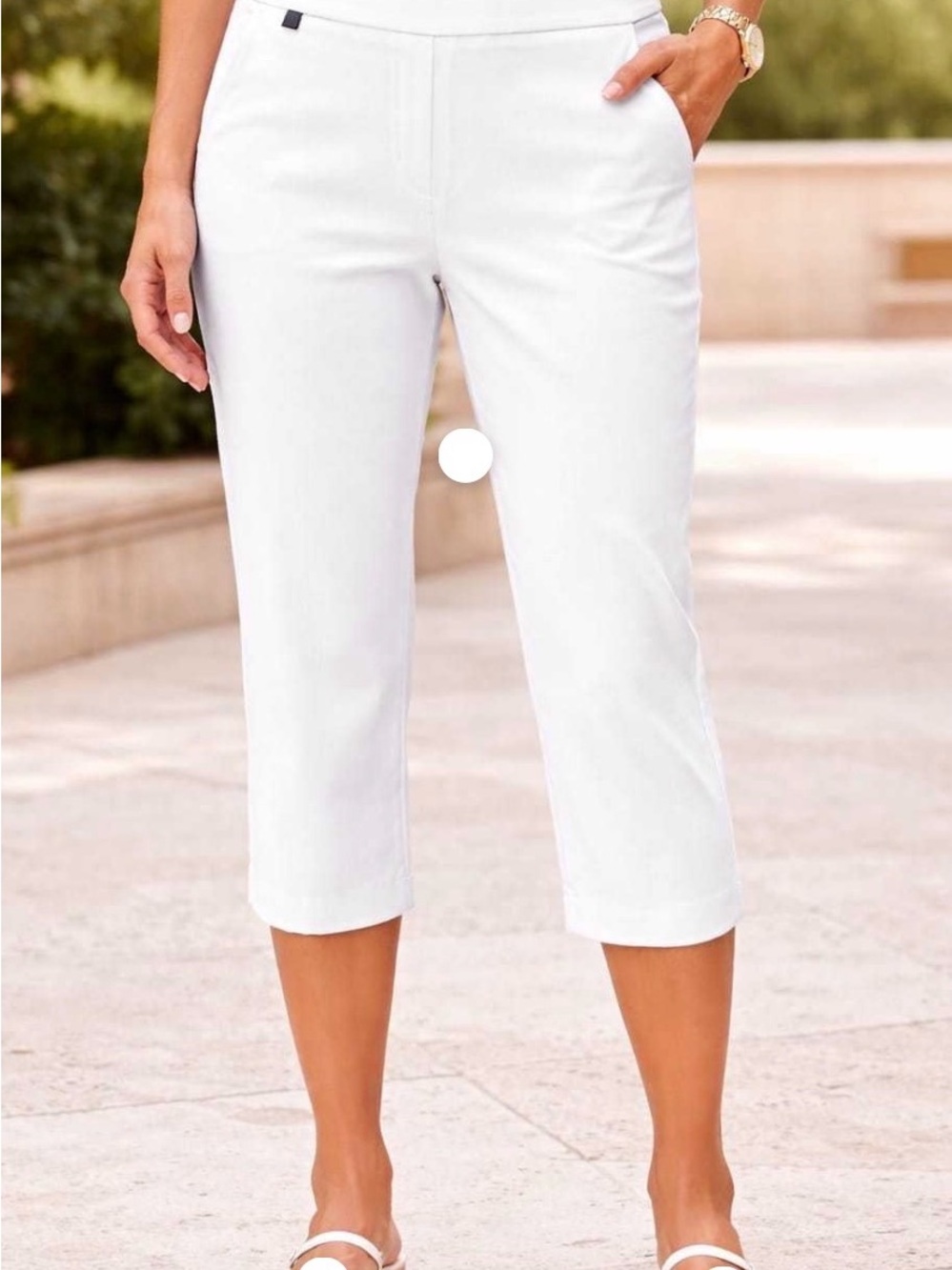 Counterparts White Cropped Pull-On Capris